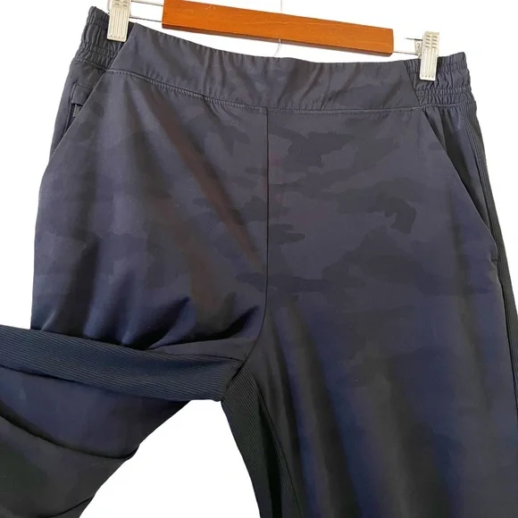 Athleta Brooklyn Lined Camo Jogger In Black Size 8